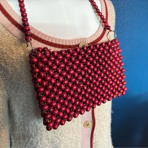 Vintage Handbags - VINTAGE 60s/70s era ruby red wooden bead clutch purse/shoulder bag